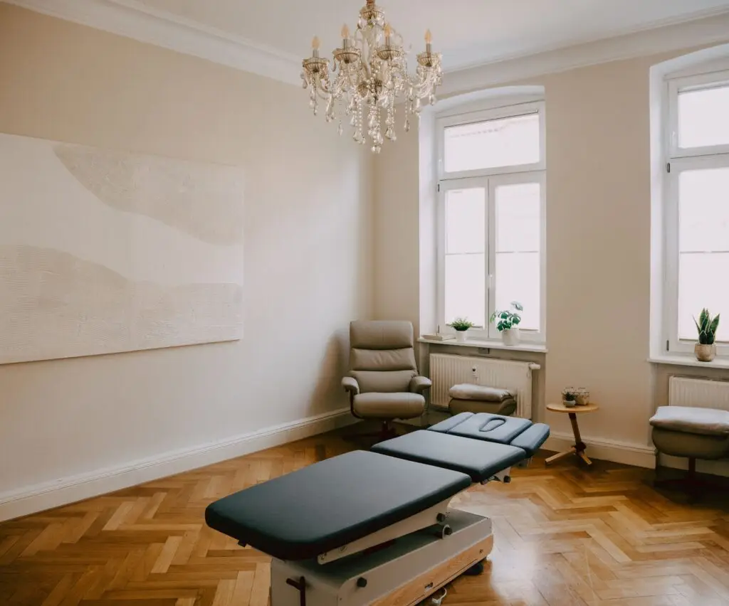 Behandlungsraum für Osteopathie und Funktionelle Medizin in Bamberg